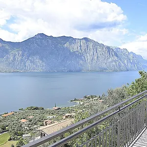  Apartment La Terrazza Sul