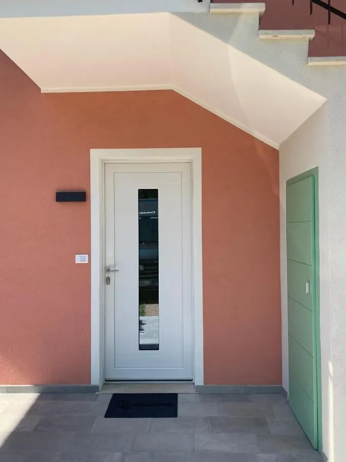 Apartment Casa Lucia 马尔切西内